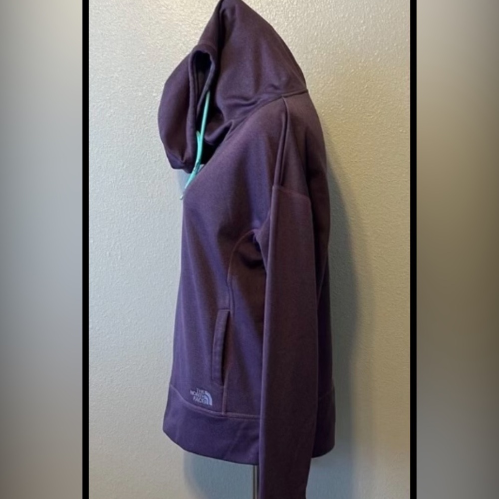 The North Face woman’s SZ M purple funnel neck pullover hoodie